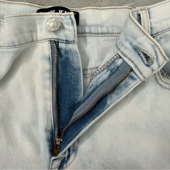 Women's DKNY Jeans High-Rise Wide-Leg Cargo Jeans Light Wash Cotton Plus Size 32 - Picture 10 of 16